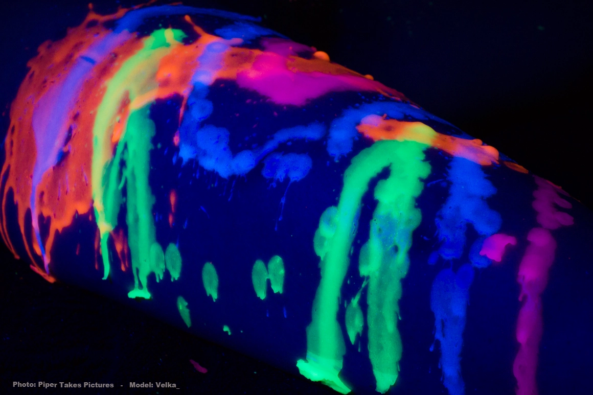 Blacklight Reactive Mini Wax Play Candle - Low Temp - UV - Paraffin
