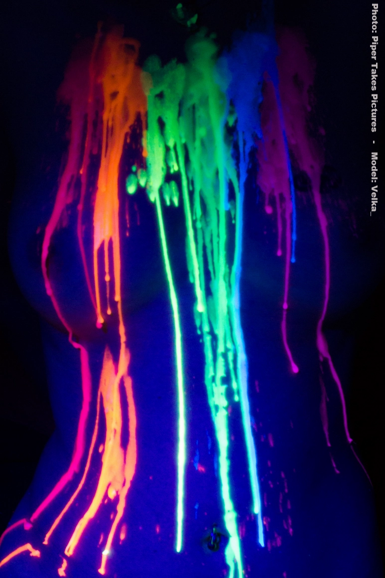 Blacklight Reactive Mini Wax Play Candle - Low Temp - UV - Paraffin