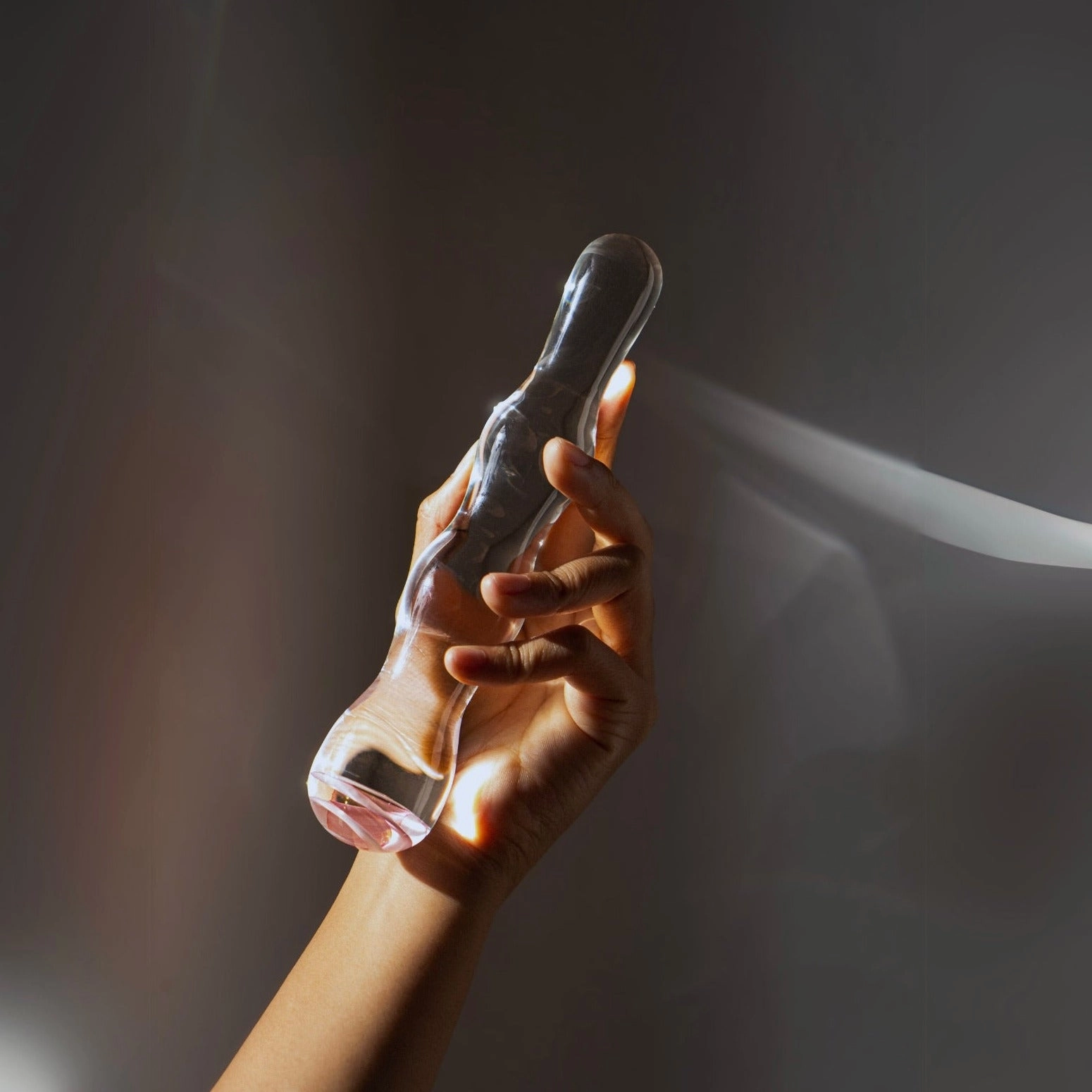 DAHLIA FLOURISH- Deep penetration glass pleasure wand