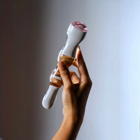 DAHLIA FLOURISH- Deep penetration glass pleasure wand