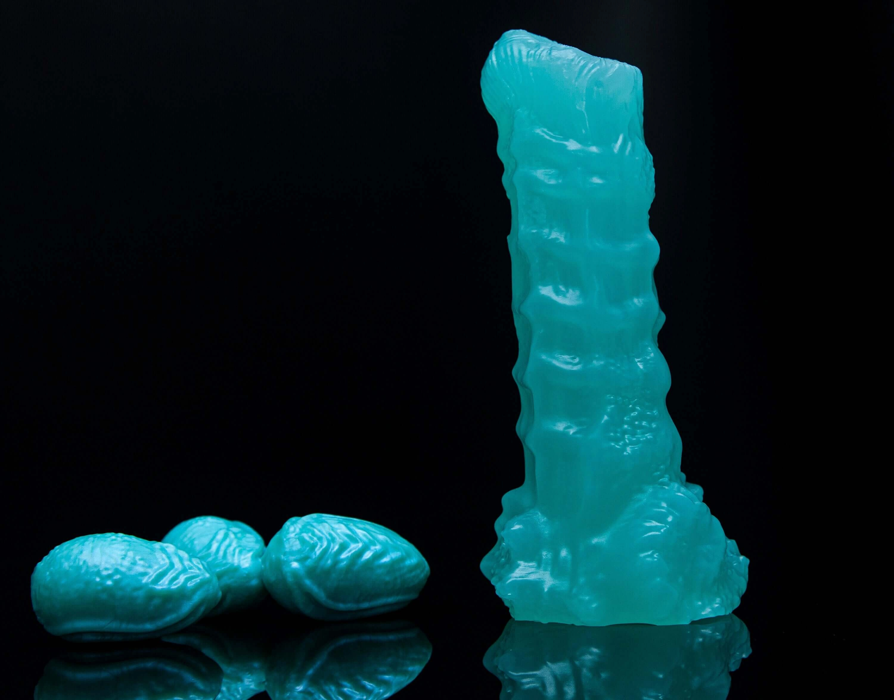 Surprise Me Aquarius the Zodiac Ovipositor with Kelpie Eggs: Jan 20 - Feb 18