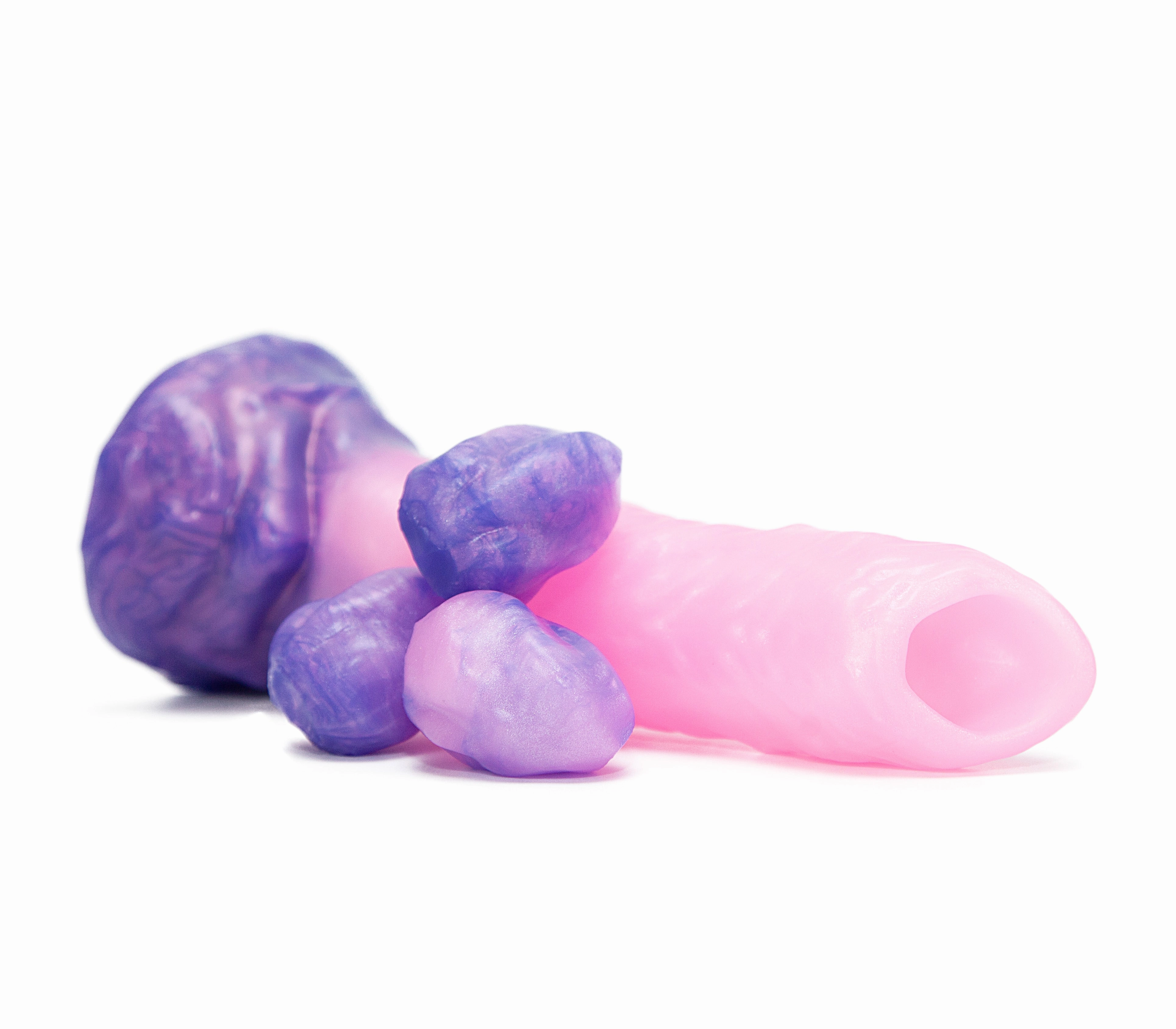 Surprise Me Min the Egg Layer Ovipositor with Eggs Clutch
