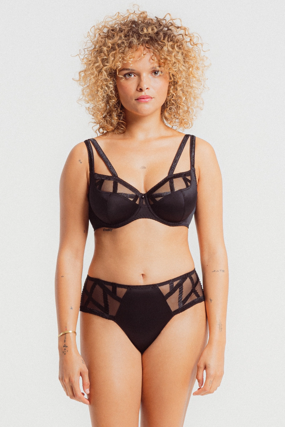 Série Embroidery Shorty